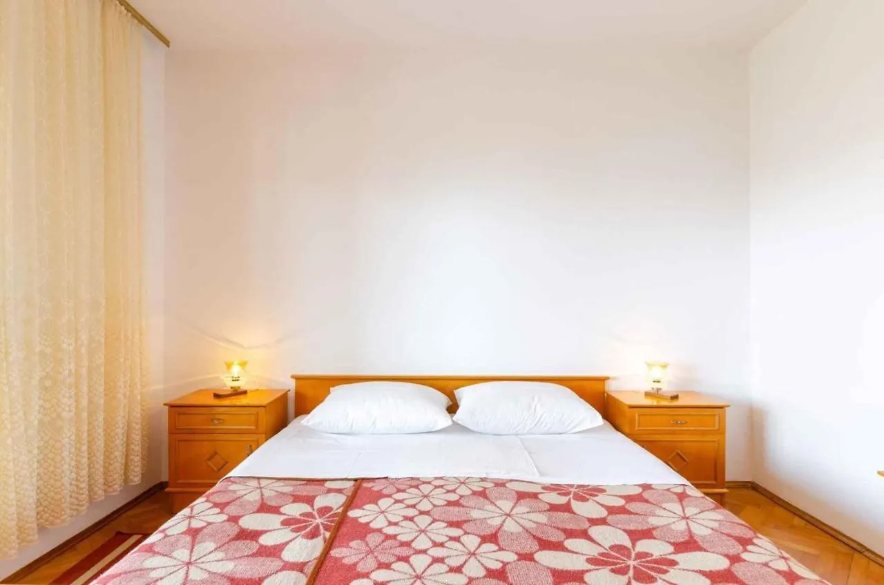 Apartment In Crikvenica 14212