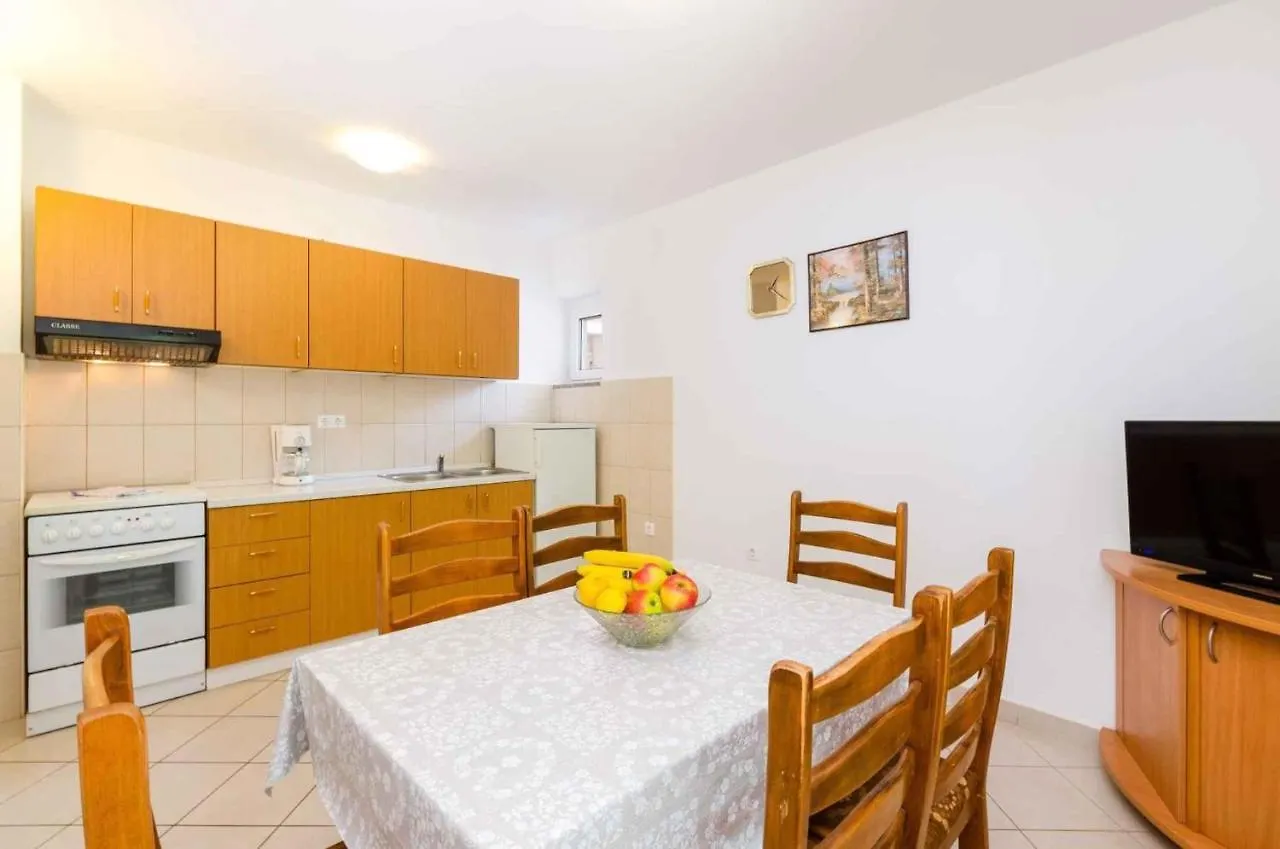 Apartment In Crikvenica 14212
