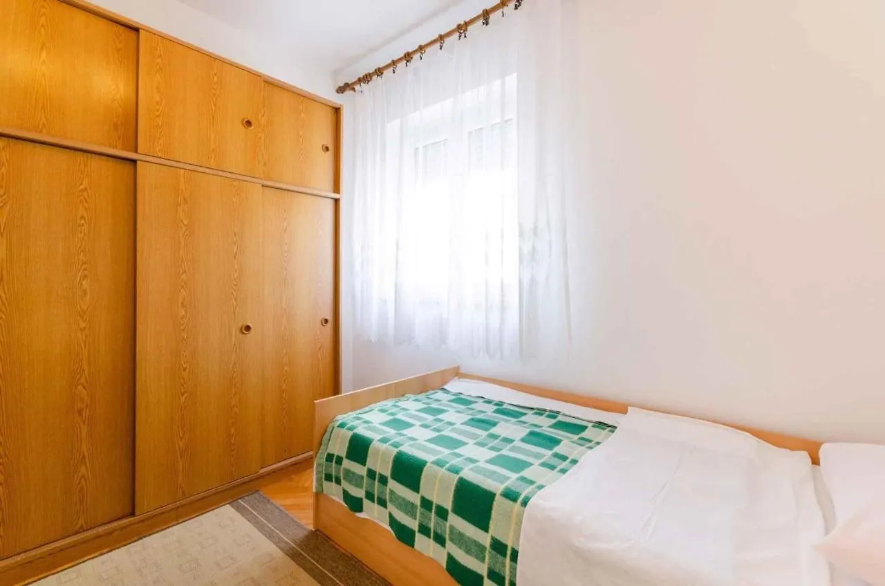 Apartment In Crikvenica 14212
